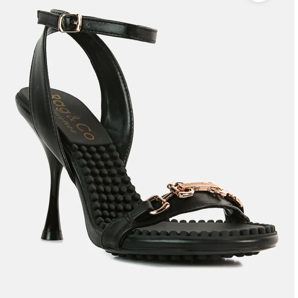 DAENERYS
Black Horsebit Embellished Sandals